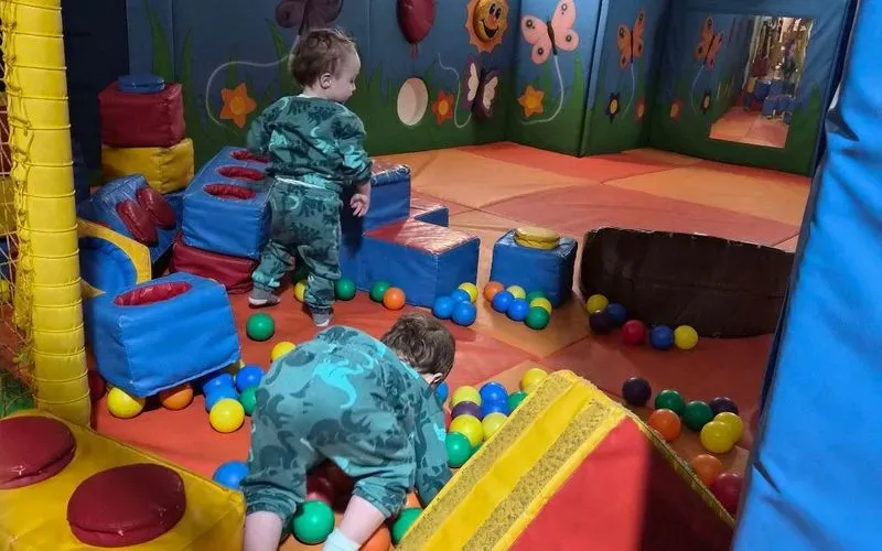 72279785-c9ed-4711-a0ca-61685af199d4-1_all_19159.heif